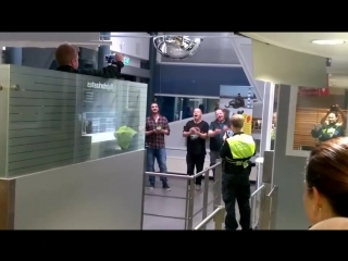 Русские мужики отожгли на финской границе. Спели песню "Катюша"