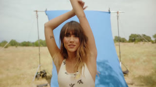 Aitana, Morat - Más De Lo Que Aposté (Official Video 2020)